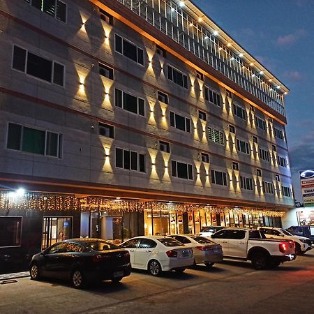 Emmaus Condotel Angeles Eksteriør bilde