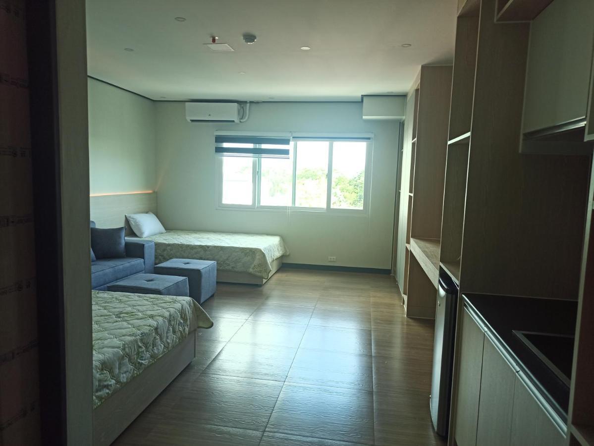 Emmaus Condotel Angeles Eksteriør bilde