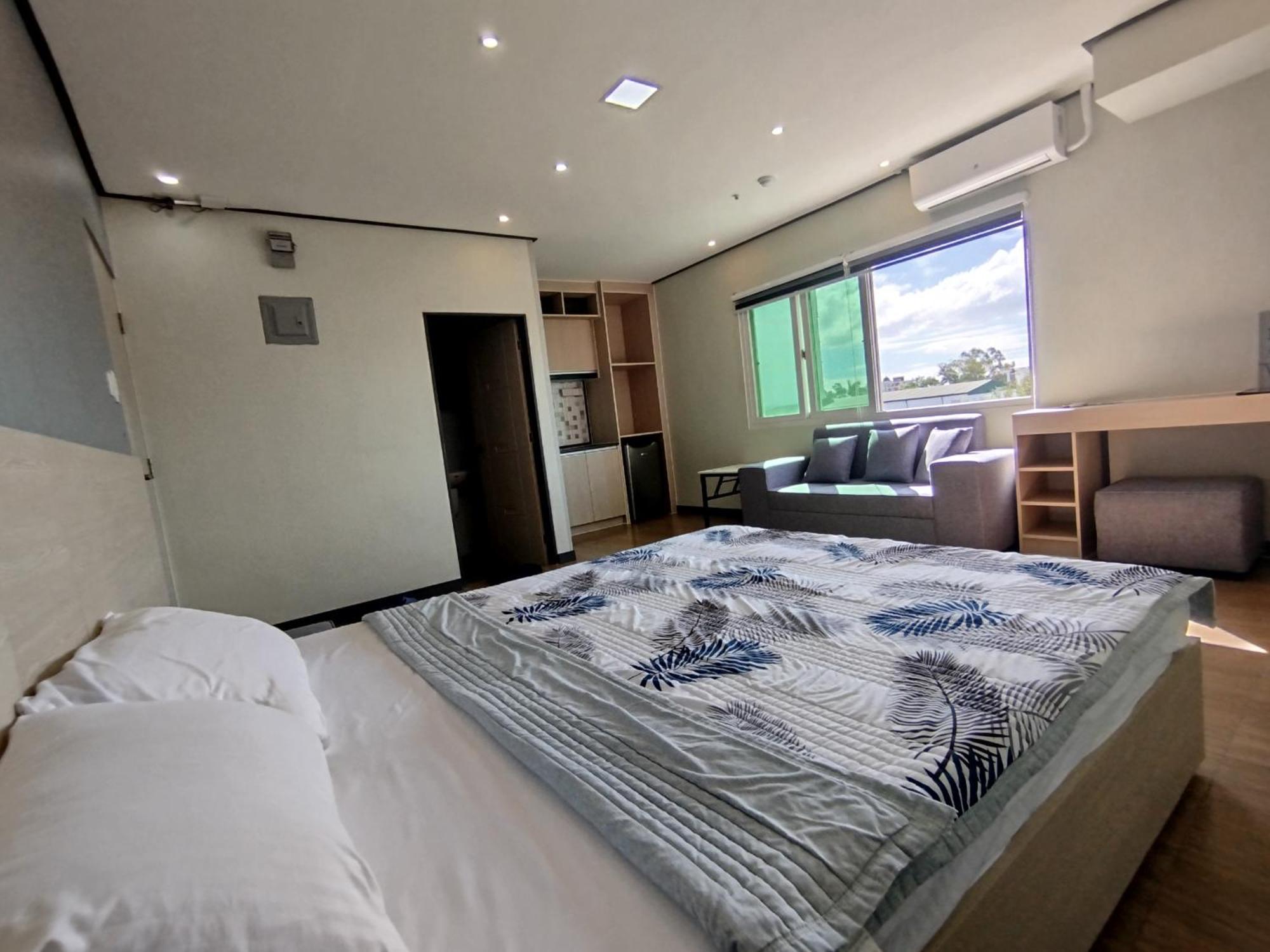 Emmaus Condotel Angeles Eksteriør bilde