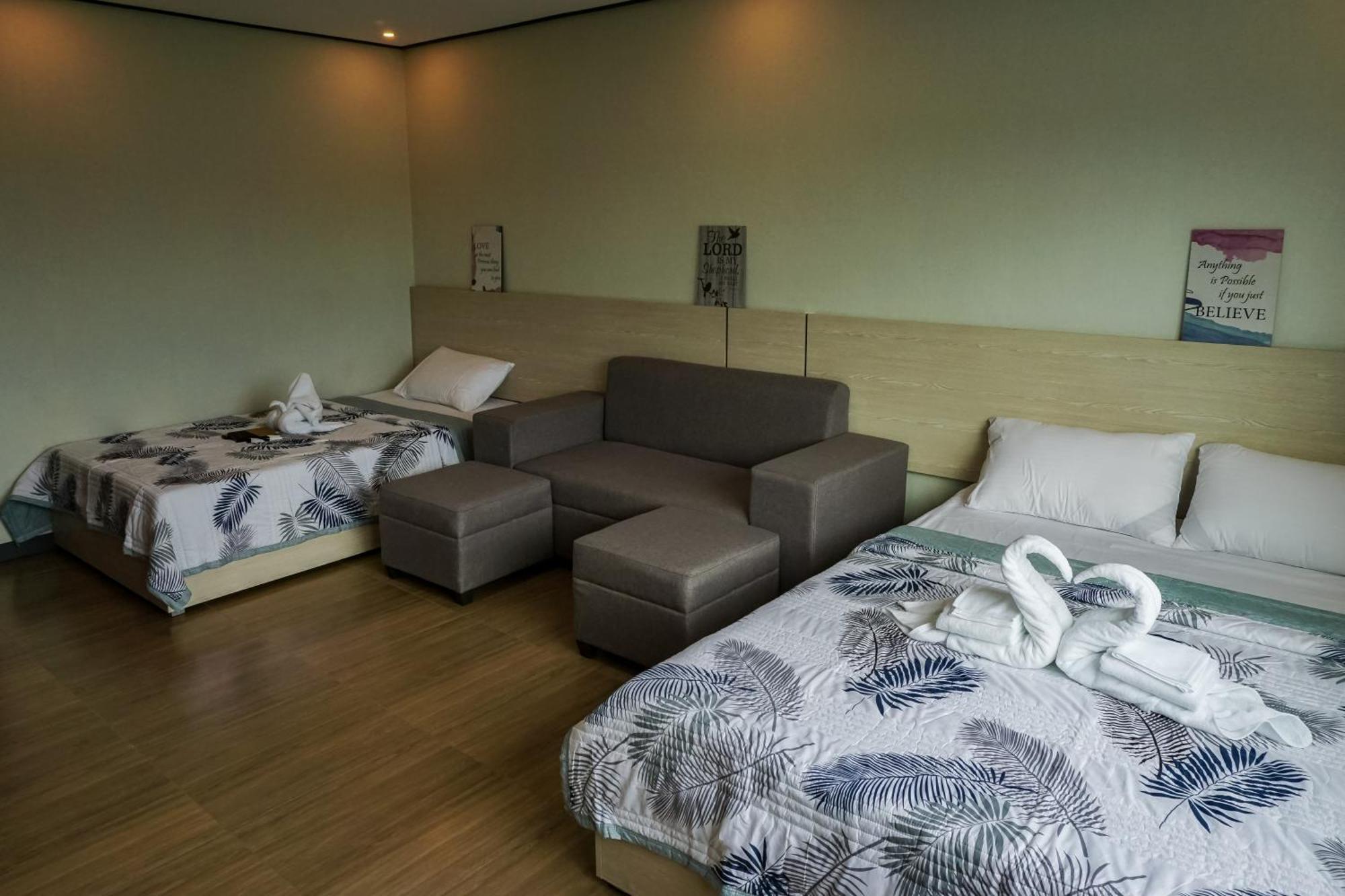 Emmaus Condotel Angeles Eksteriør bilde